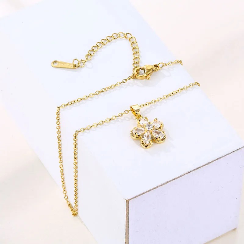 Elegant Flower Stainless Steel Plating Hollow Out Inlay Zircon 18K Gold Plated Pendant Necklace_colorza_3