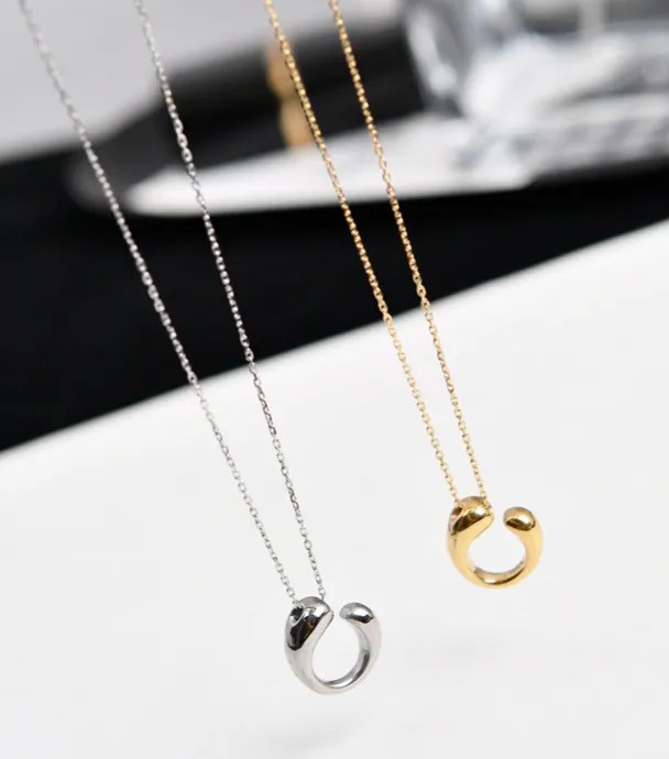 Simple Style C Shape Titanium Steel Plating Gold Plated Pendant Necklace_colorza_2