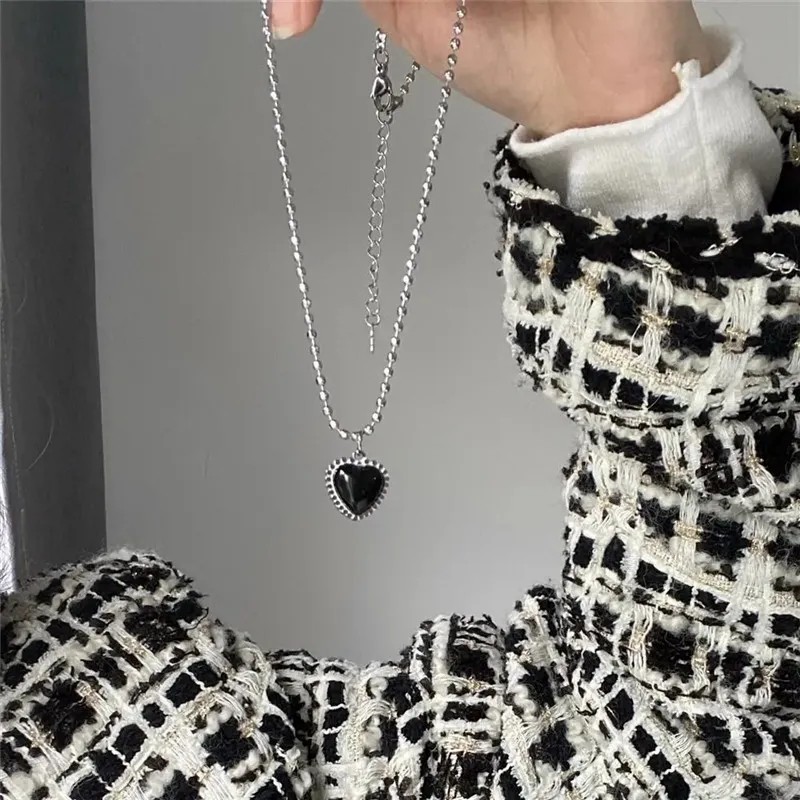 Retro Simple Style Letter Moon Heart Shape Alloy Titanium Steel Plating Inlay Acrylic Artificial Diamond Rhinestones Gold Plated Silver Plated Necklace_colorza_20
