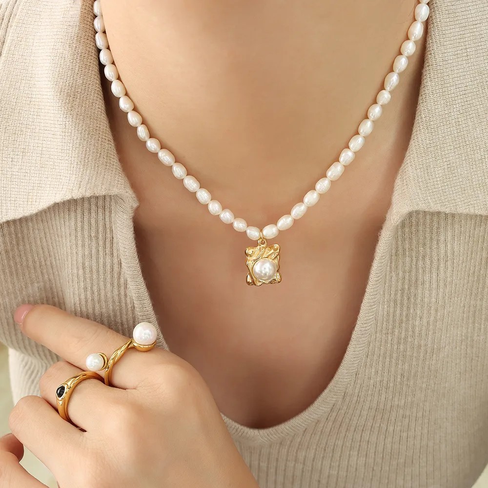 Elegant Luxurious Baroque Style Square Artificial Pearl Titanium Steel Plating 18K Gold Plated Pendant Necklace_colorza_1
