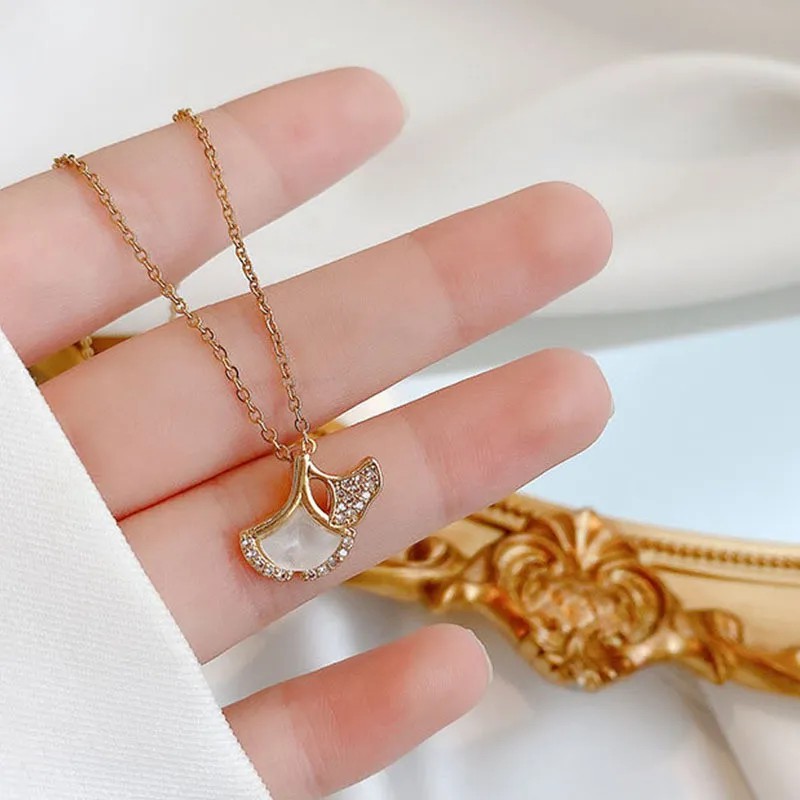 Romantic Simple Style Letter Moon Butterfly Stainless Steel Alloy Plating Inlay Acrylic Artificial Pearls Artificial Diamond Gold Plated Silver Plated Necklace_colorza_3
