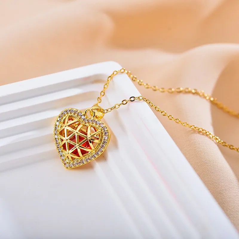 Heart Shape Hollow Out Pendant Necklace