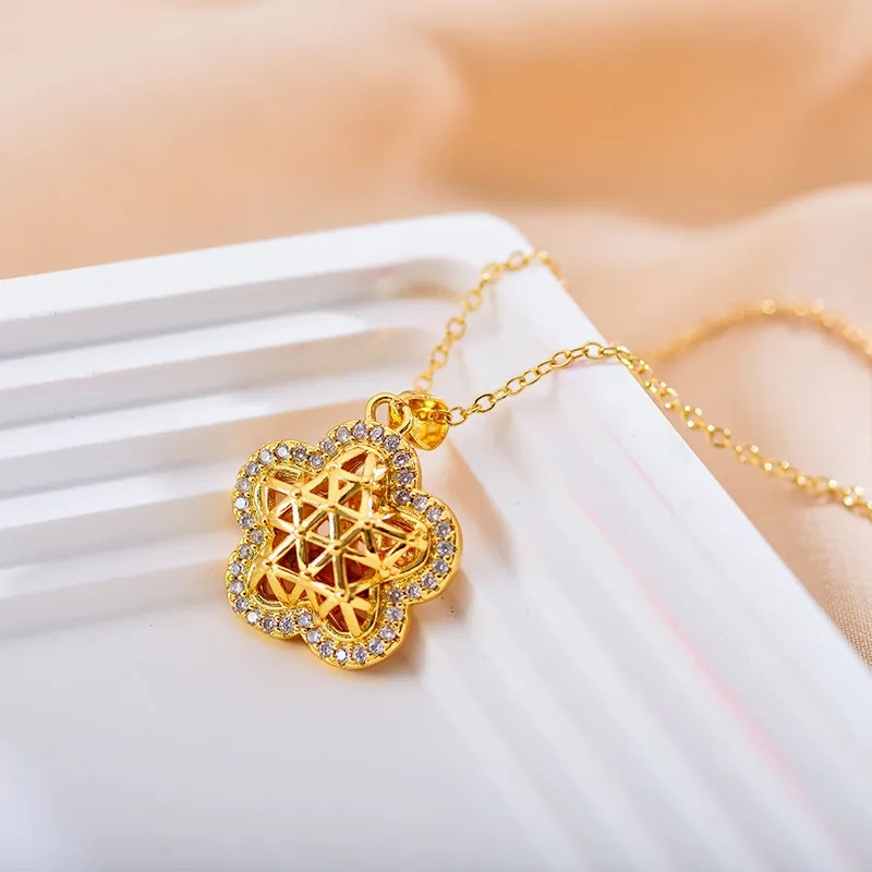 Flower Hollow Out Inlay Zircon Pendant Necklace