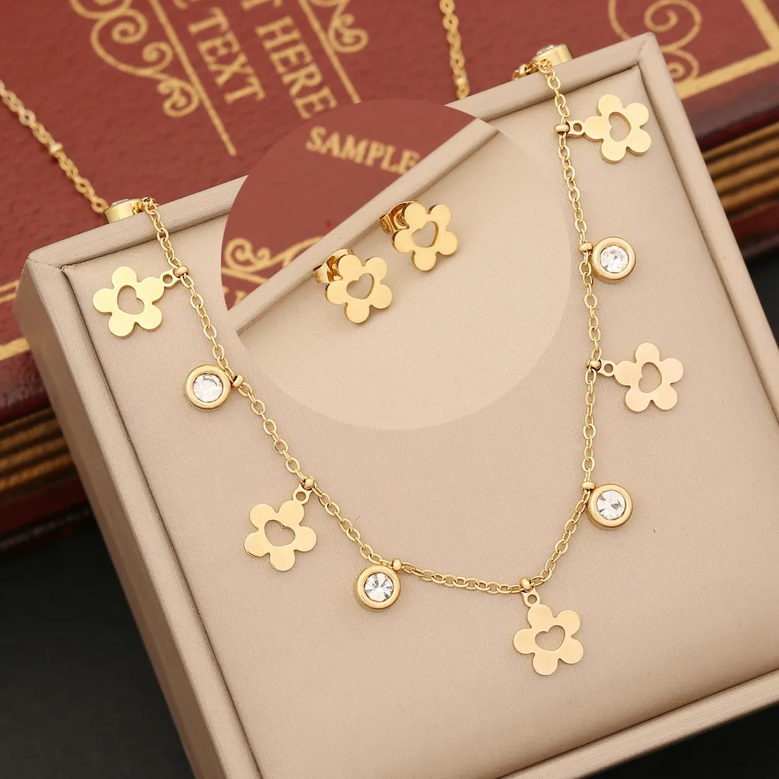Flower Inlay Artificial Diamond Pendant Necklace