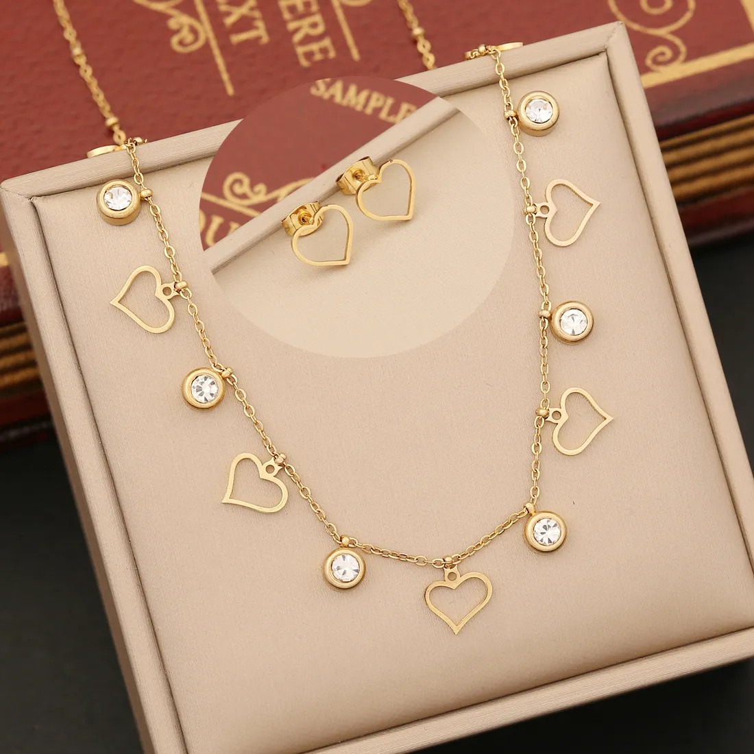 Heart Shape Inlay Artificial Diamond Pendant Necklace
