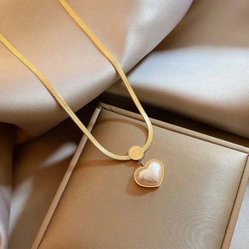 Elegant Heart Shape Titanium Steel Plating Inlay Acrylic 18K Gold Plated Pendant Necklace_colorza_1