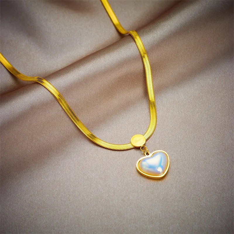 Elegant Heart Shape Titanium Steel Plating Inlay Acrylic 18K Gold Plated Pendant Necklace_colorza_2