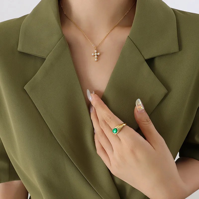 Simple Style Cross Titanium Steel Plating Inlay Artificial Pearls Pendant Necklace_colorza_1