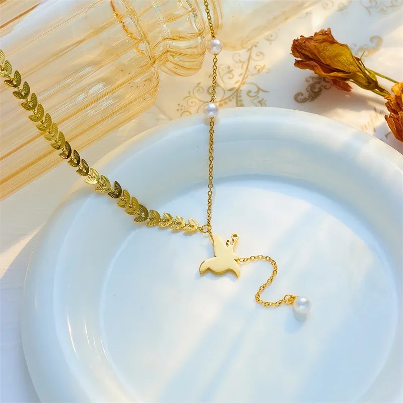 Baroque Style Butterfly Titanium Steel Plating Inlay Shell 18K Gold Plated Pendant Necklace_colorza_2