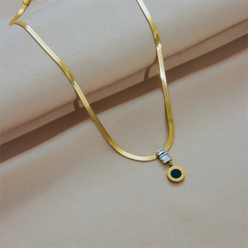 Retro Round Titanium Steel Plating Inlay Artificial Rhinestones 18K Gold Plated Pendant Necklace_colorza_2
