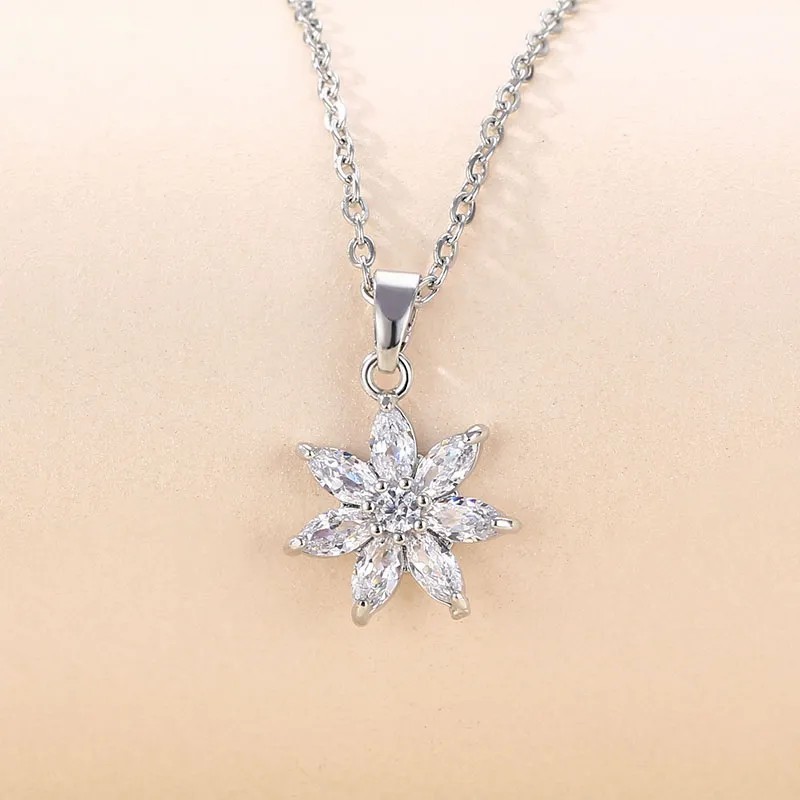 Elegant Round Flower Butterfly Stainless Steel Plating Inlay Zircon 18K Gold Plated Pendant Necklace_colorza_6