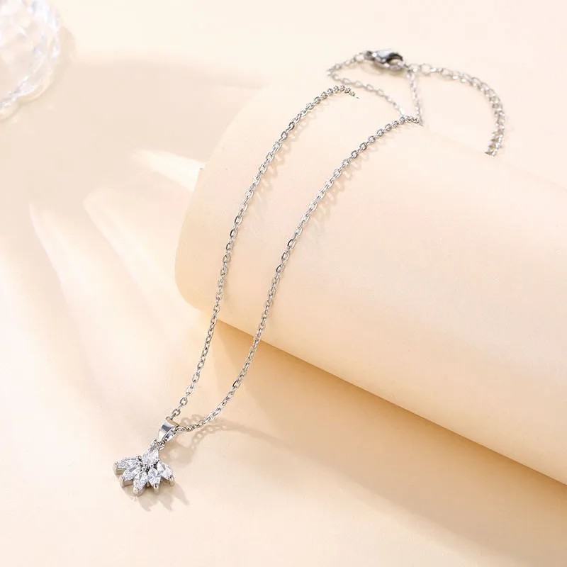 Elegant Leaf Stainless Steel Plating Inlay Zircon 18K Gold Plated Pendant Necklace_colorza_1