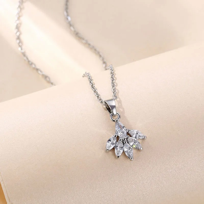 Elegant Leaf Stainless Steel Plating Inlay Zircon 18K Gold Plated Pendant Necklace_colorza_3
