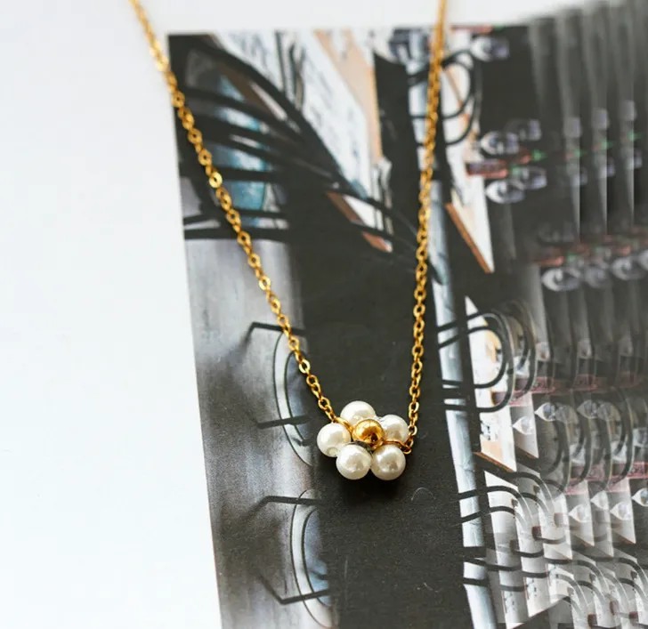 Retro Preppy Style Roman Style Flower Petal Titanium Steel Plating Inlay Artificial Pearls 18K Gold Plated Pendant Necklace_colorza_2