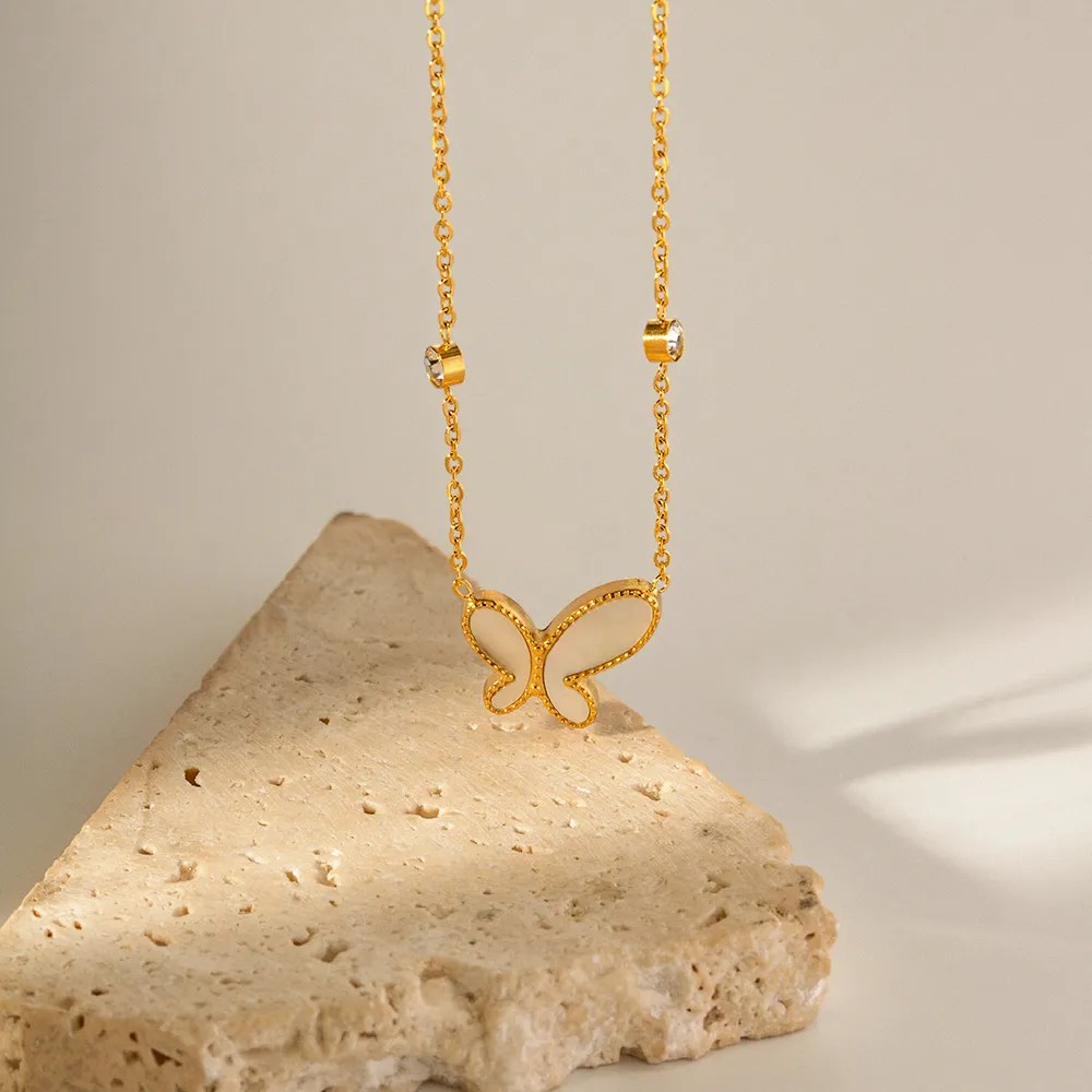 Elegant Butterfly Stainless Steel Inlay Rhinestones Shell 18K Gold Plated Pendant Necklace_colorza_1
