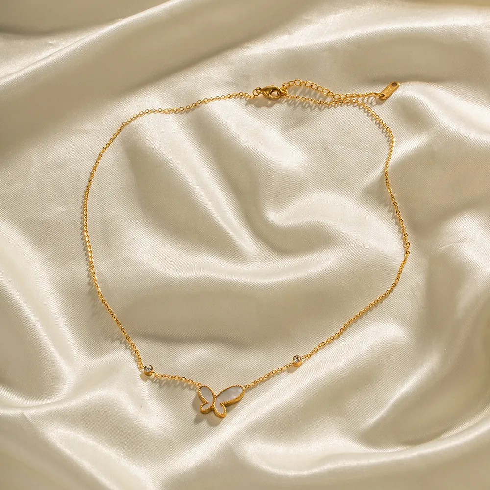 Elegant Butterfly Stainless Steel Inlay Rhinestones Shell 18K Gold Plated Pendant Necklace_colorza_3