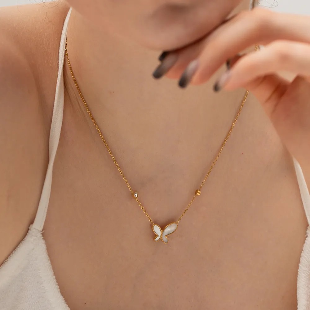 Elegant Butterfly Stainless Steel Inlay Rhinestones Shell 18K Gold Plated Pendant Necklace_colorza_8