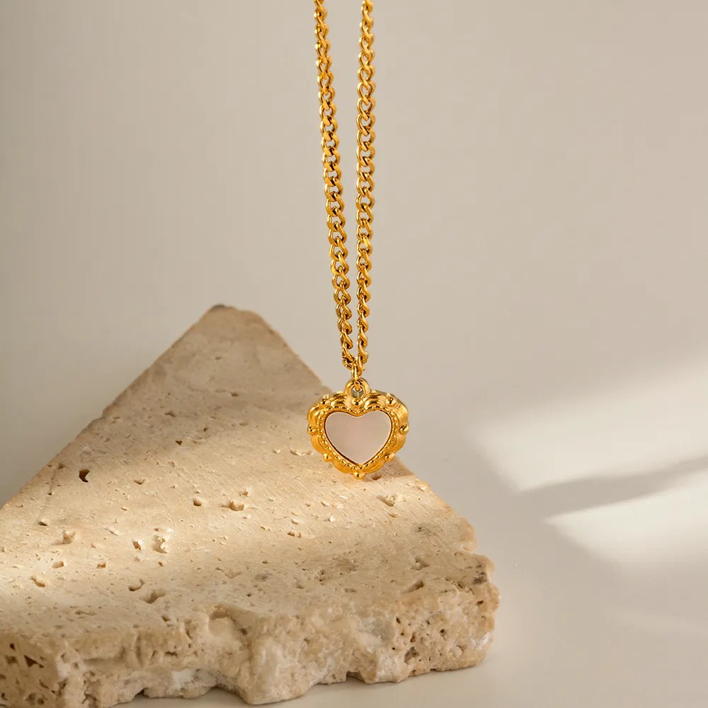 INS Style Heart Shape Stainless Steel Inlay Shell 18K Gold Plated Pendant Necklace_colorza_4