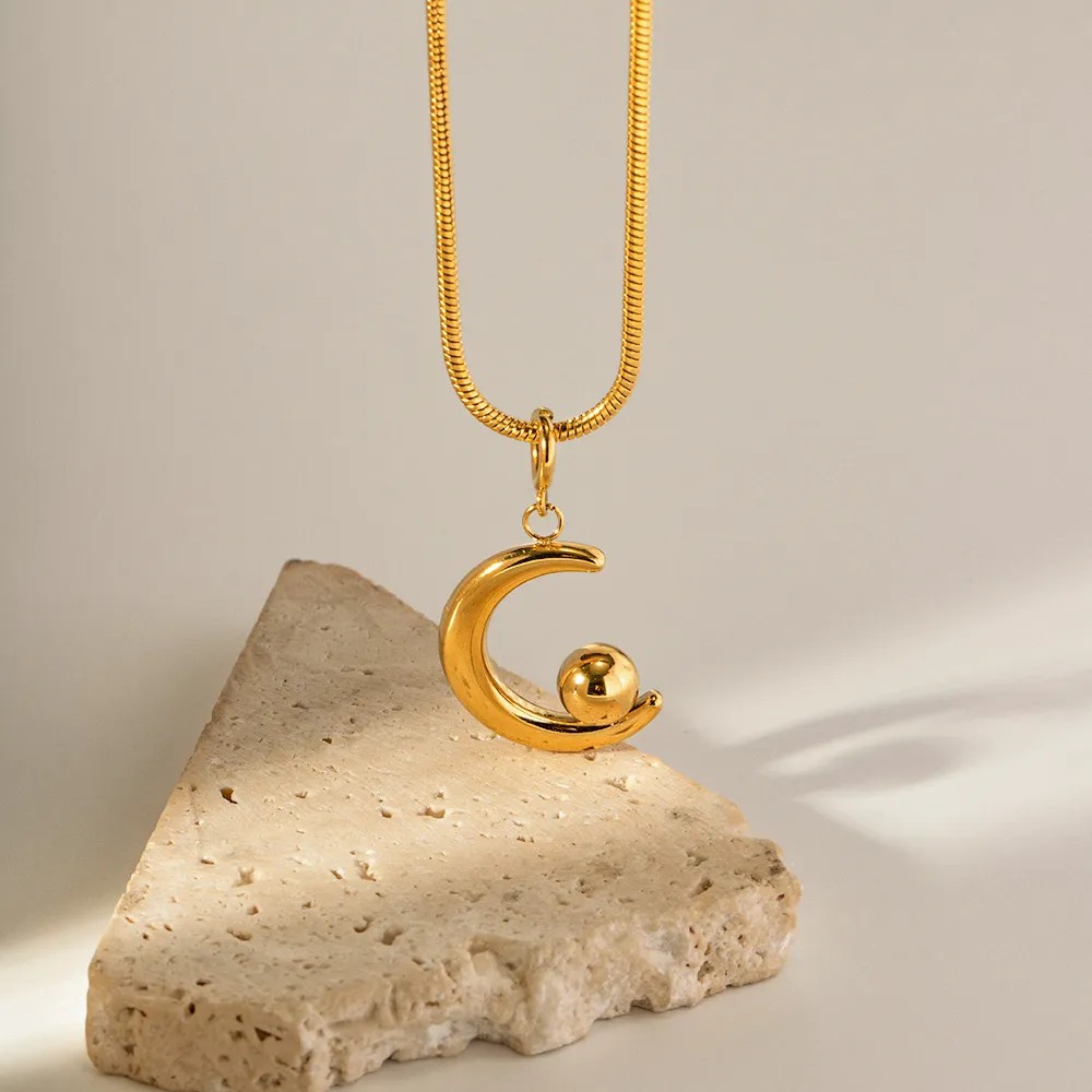 Retro Streetwear Moon Stainless Steel Plating 18K Gold Plated Pendant Necklace_colorza_4
