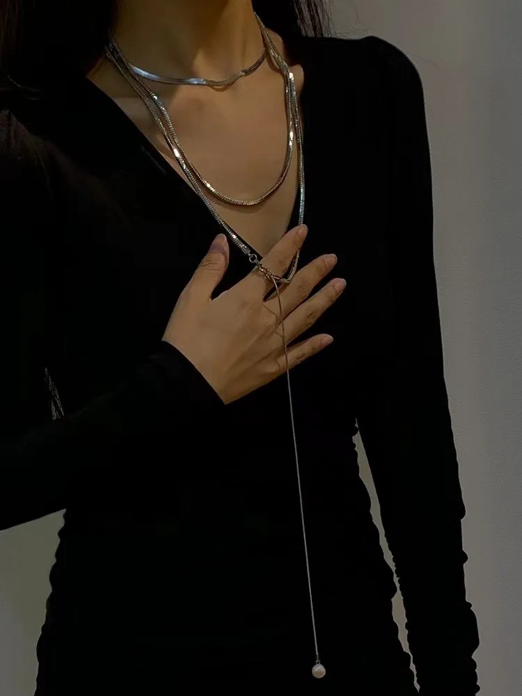 Simple Style Solid Color Titanium Steel Layered Necklaces_colorza_1