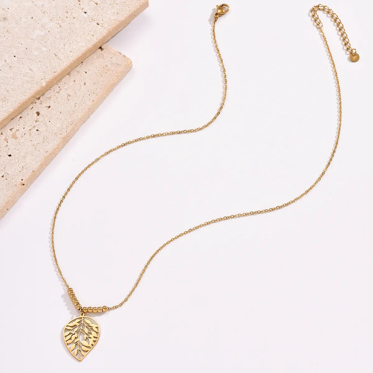 Simple Style Leaves Stainless Steel Beaded Polishing Plating 14K Gold Plated Pendant Necklace_colorza_1