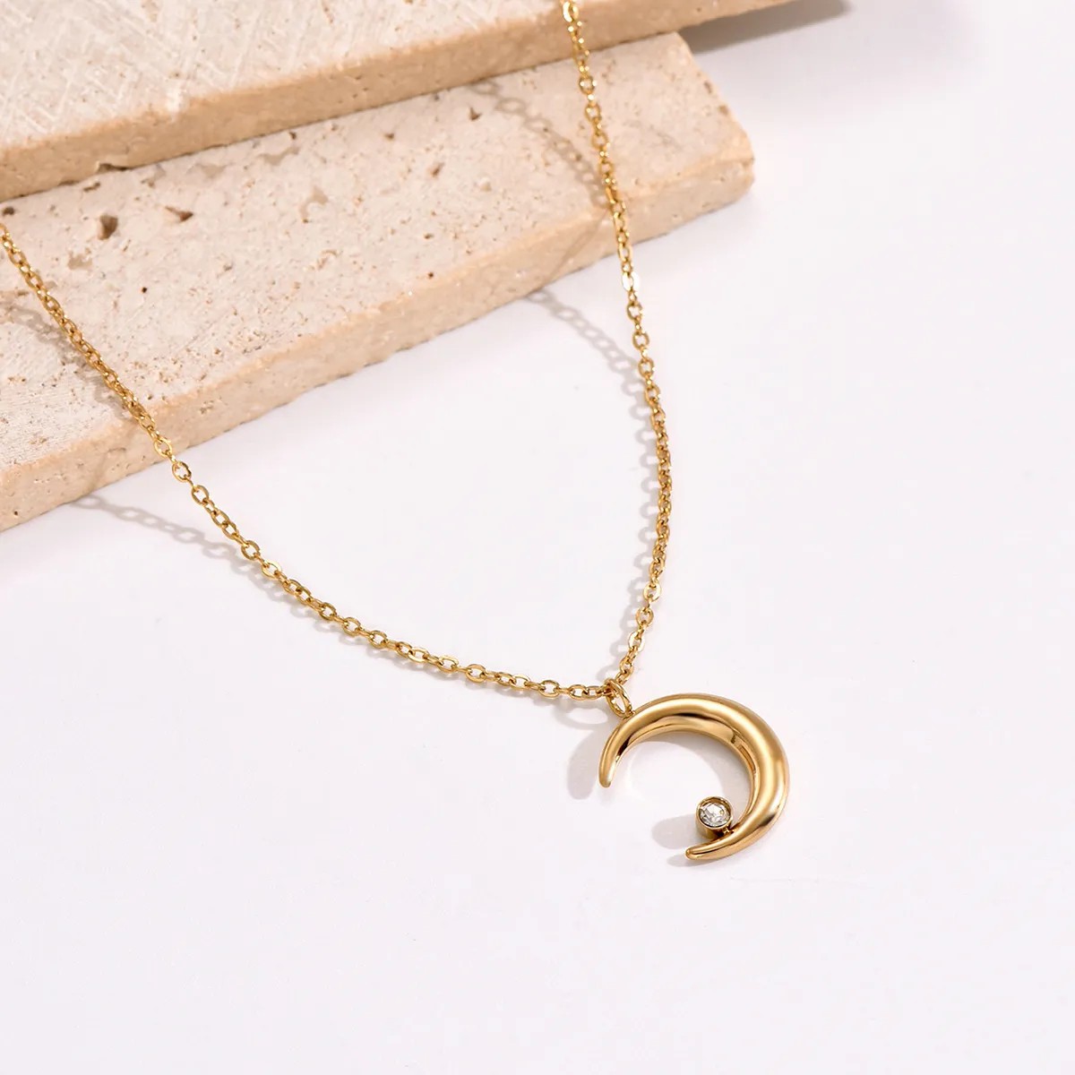 Elegant Simple Style Moon Stainless Steel Plating Inlay Rhinestones 14K Gold Plated Pendant Necklace_colorza_1