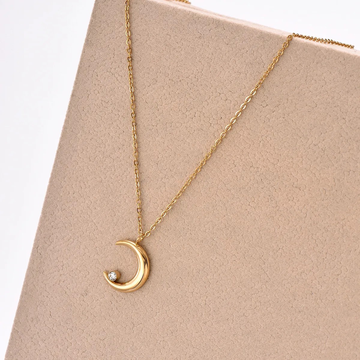 Elegant Simple Style Moon Stainless Steel Plating Inlay Rhinestones 14K Gold Plated Pendant Necklace_colorza_4