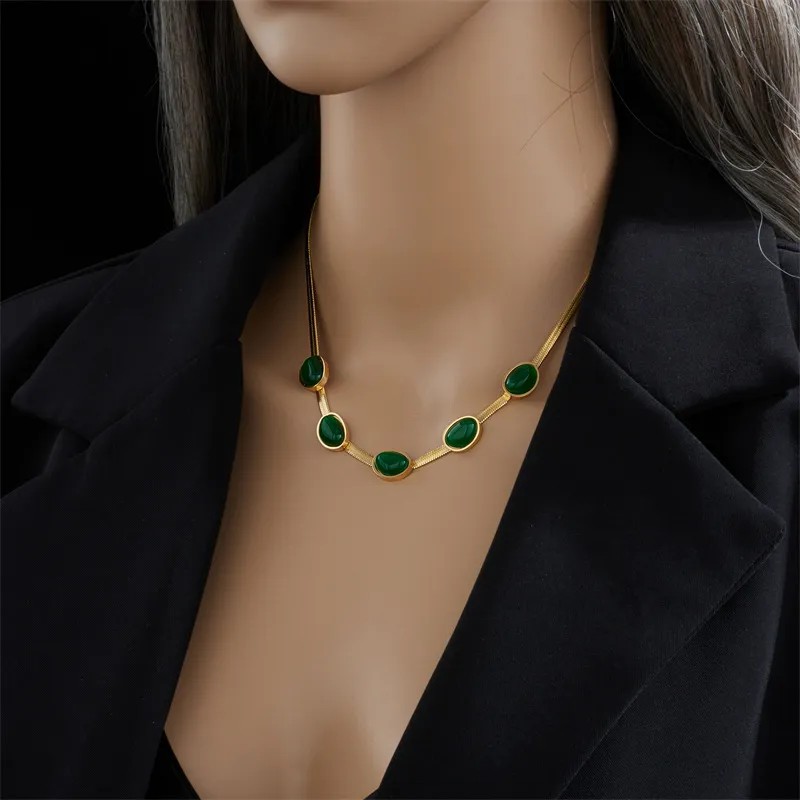 Retro Oval Titanium Steel Plating Inlay Artificial Gemstones 18K Gold Plated Necklace_colorza_5