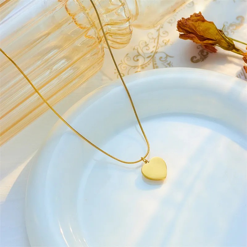 Retro Heart Shape Titanium Steel Plating Inlay Opal 18K Gold Plated Pendant Necklace_colorza_3