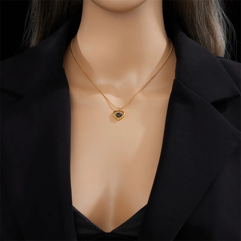 Retro Heart Shape Titanium Steel Plating Inlay Opal 18K Gold Plated Pendant Necklace_colorza_5