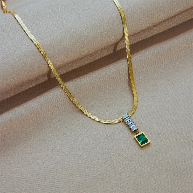 Modern Style Rectangle Titanium Steel Plating Inlay Artificial Rhinestones 18K Gold Plated Pendant Necklace_colorza_2