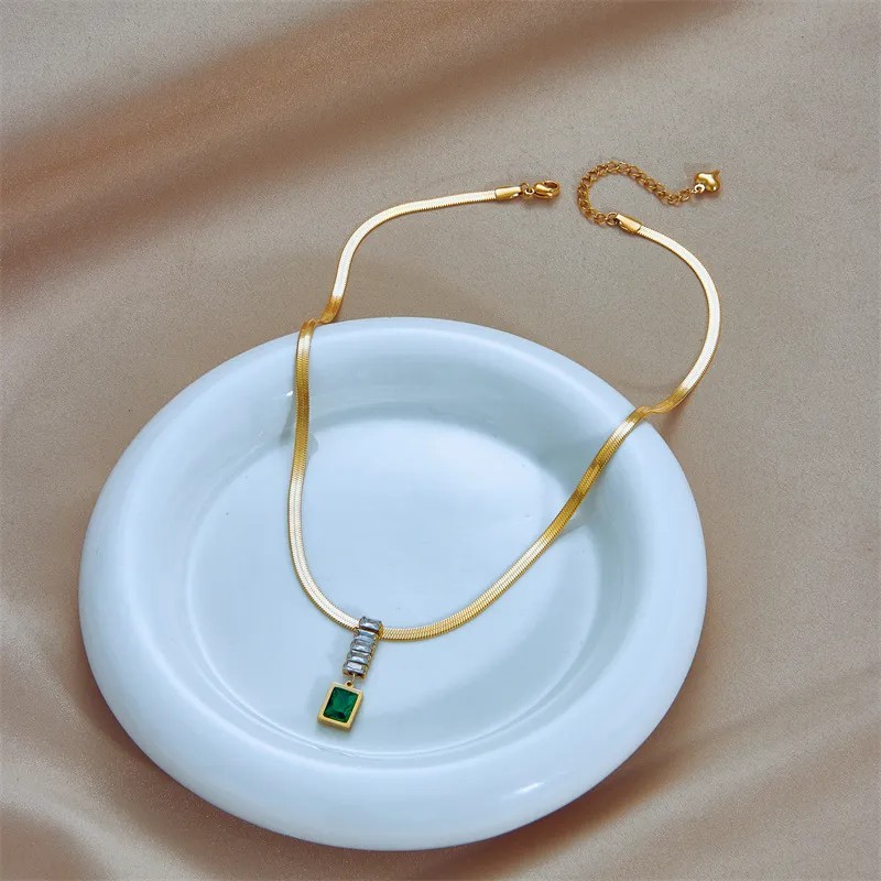 Modern Style Rectangle Titanium Steel Plating Inlay Artificial Rhinestones 18K Gold Plated Pendant Necklace_colorza_3