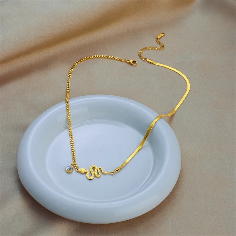 Hip-Hop Snake Titanium Steel Plating Inlay Artificial Rhinestones 18K Gold Plated Pendant Necklace_colorza_3