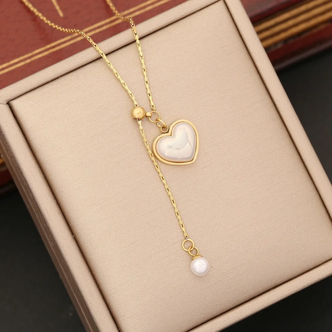 Retro Heart Shape Butterfly Stainless Steel Plating Inlay Pearl Pendant Necklace_colorza_6
