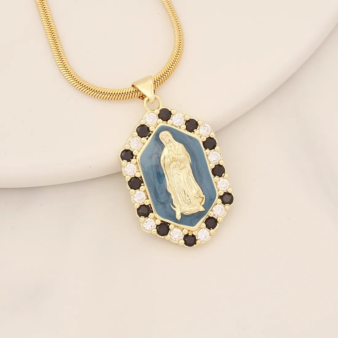 Modern Style Portrait Stainless Steel Copper Enamel Inlay Zircon Pendant Necklace_colorza_2