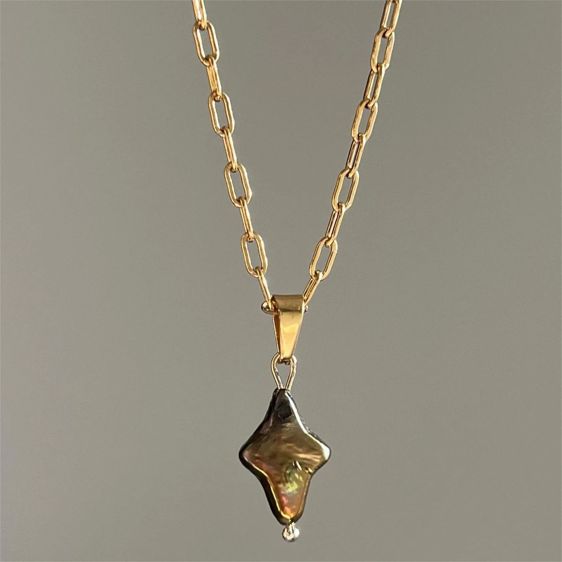 Retro Roman Style Cross Freshwater Pearl Titanium Steel Plating 18K Gold Plated Pendant Necklace_colorza_2
