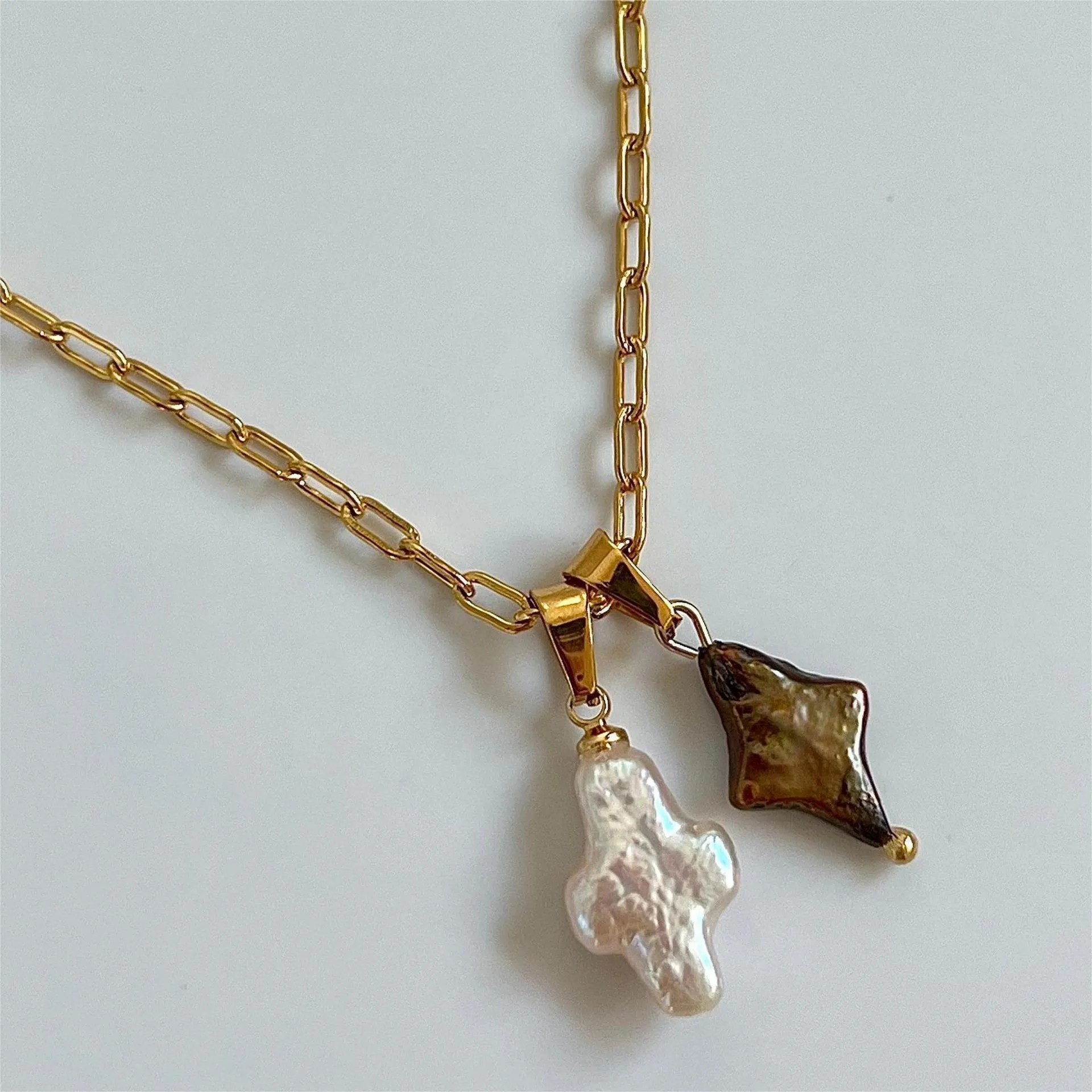 Retro Roman Style Cross Freshwater Pearl Titanium Steel Plating 18K Gold Plated Pendant Necklace_colorza_3