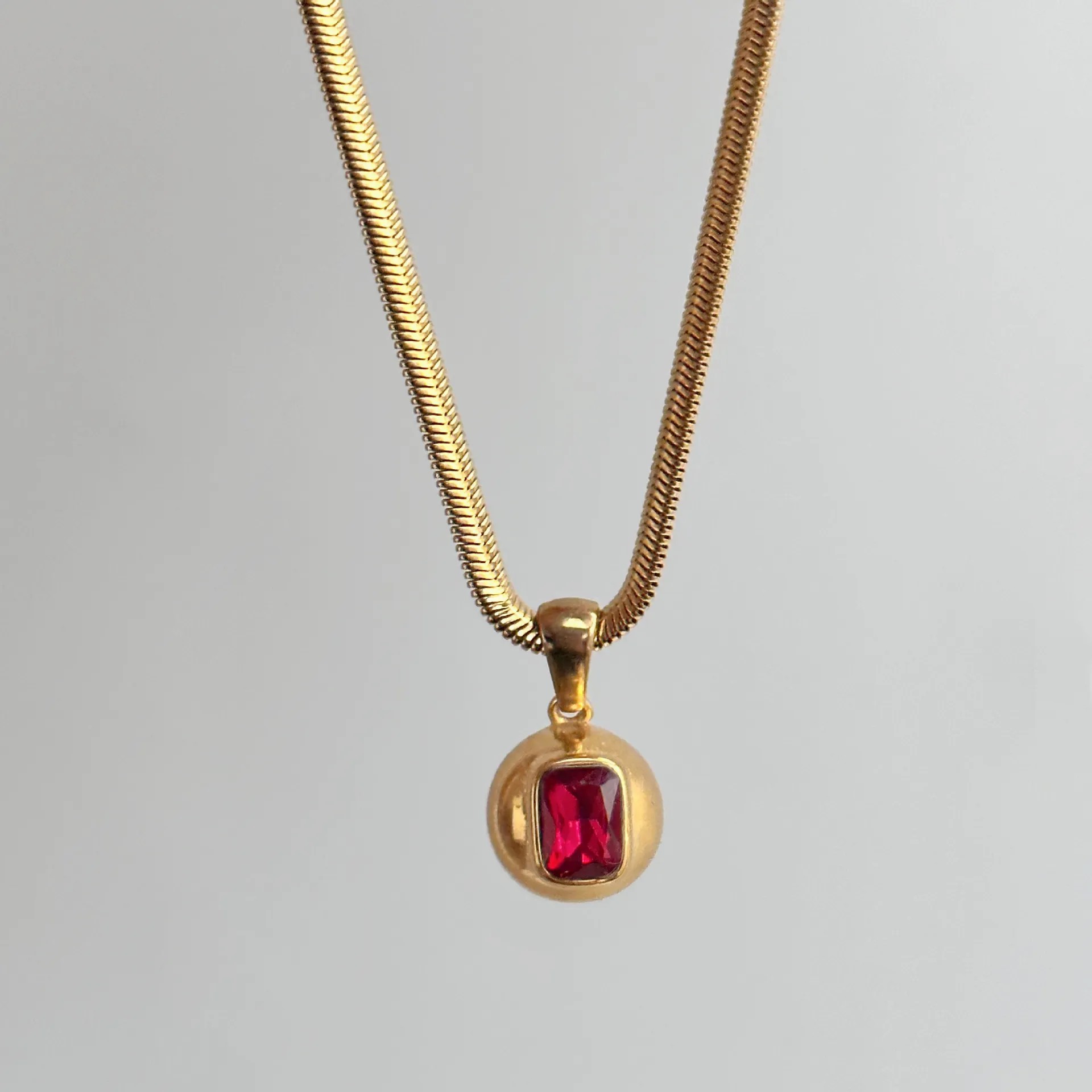 French Style Rectangle Stainless Steel Polishing Zircon 18K Gold Plated Pendant Necklace_colorza_2