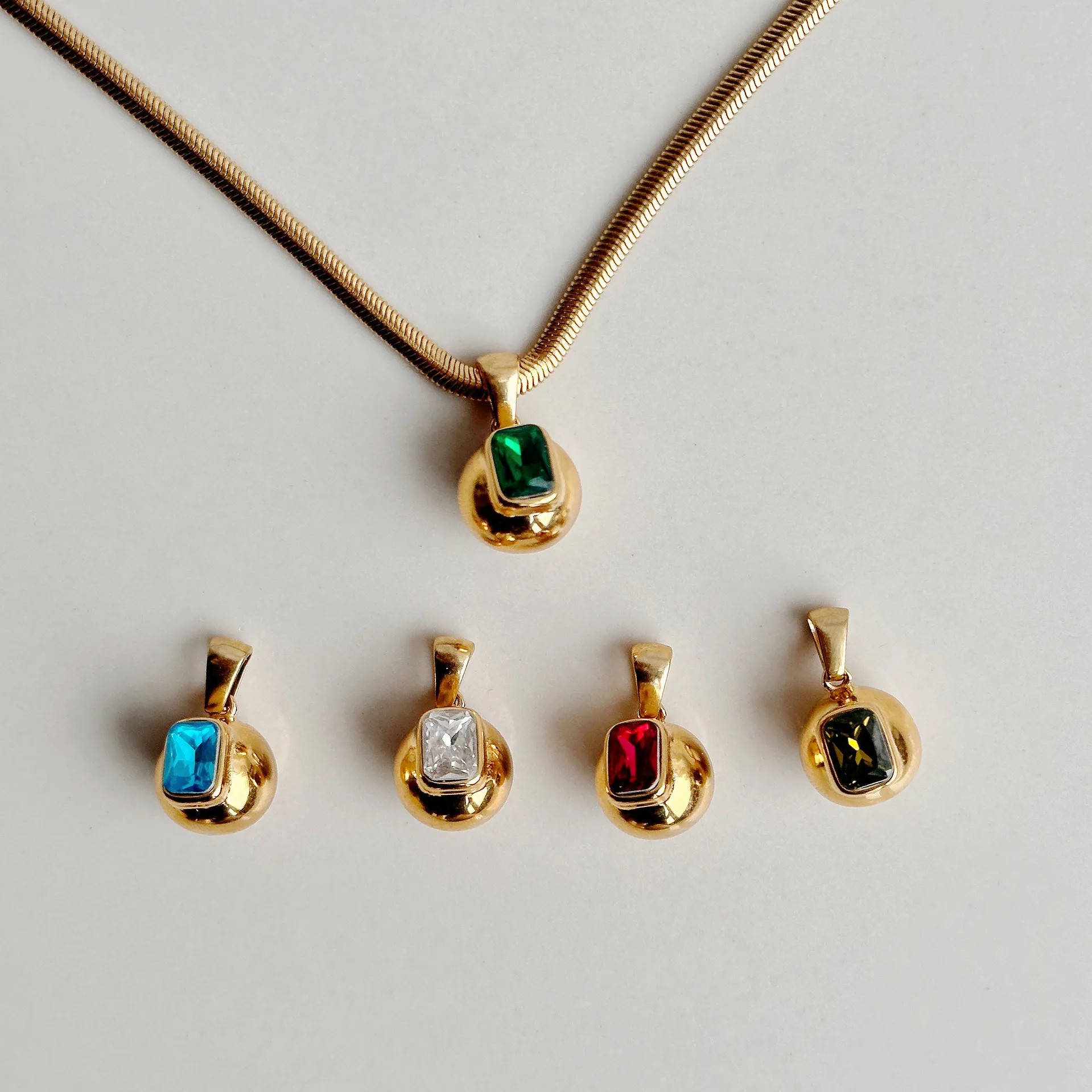 French Style Rectangle Stainless Steel Polishing Zircon 18K Gold Plated Pendant Necklace_colorza_5