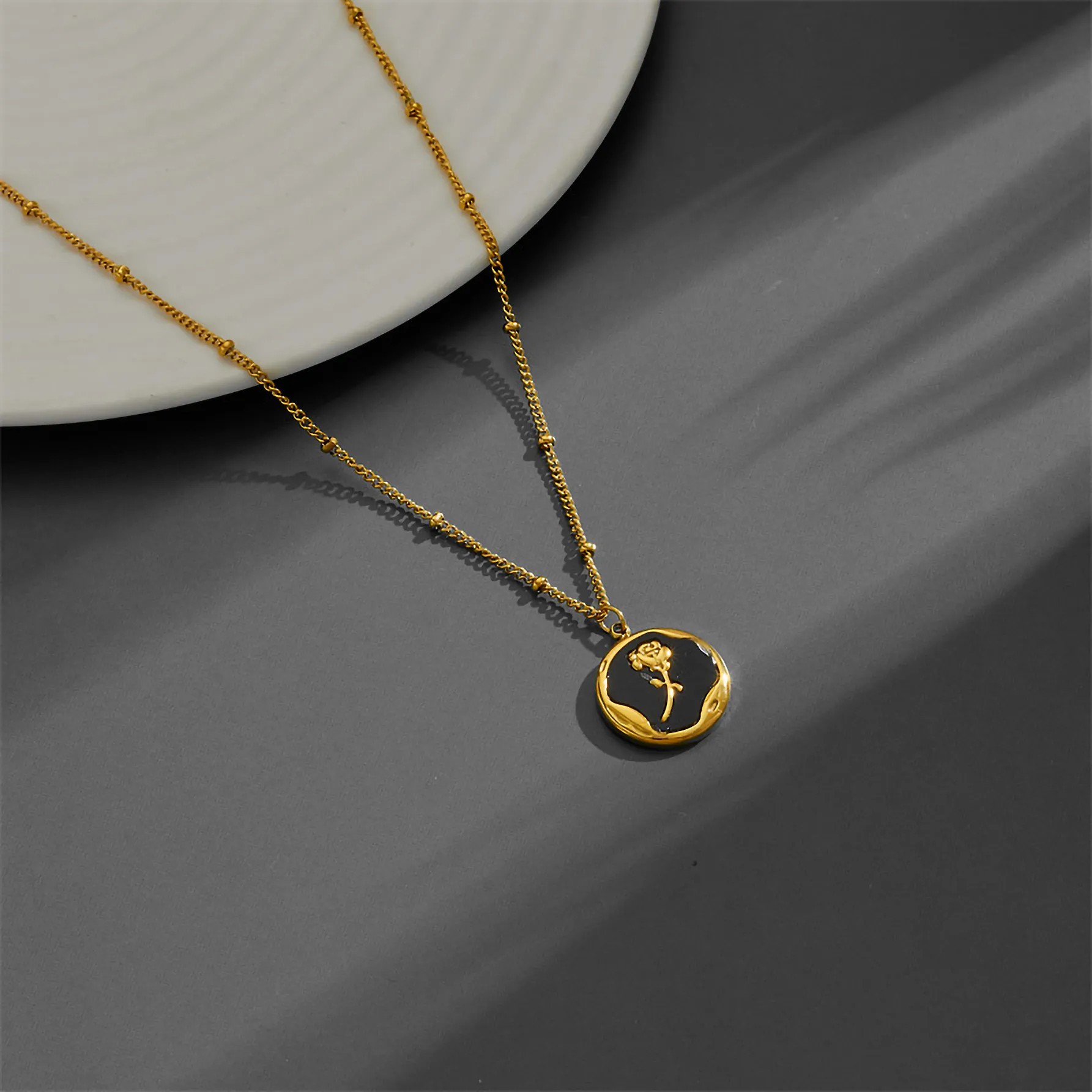 Casual Vintage Style Flower Titanium Steel Plating Inlay Shell 18K Gold Plated Pendant Necklace_colorza_6