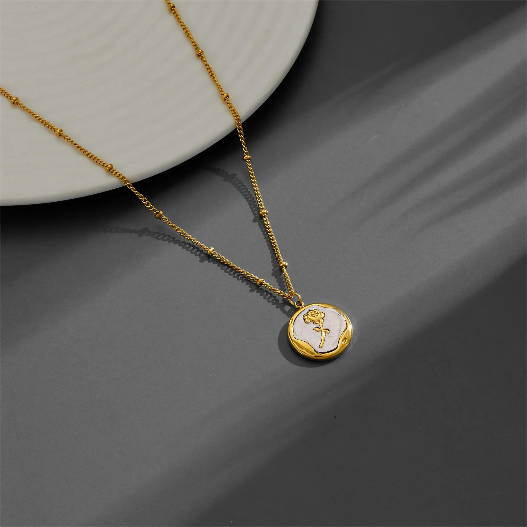Casual Vintage Style Flower Titanium Steel Plating Inlay Shell 18K Gold Plated Pendant Necklace_colorza_8