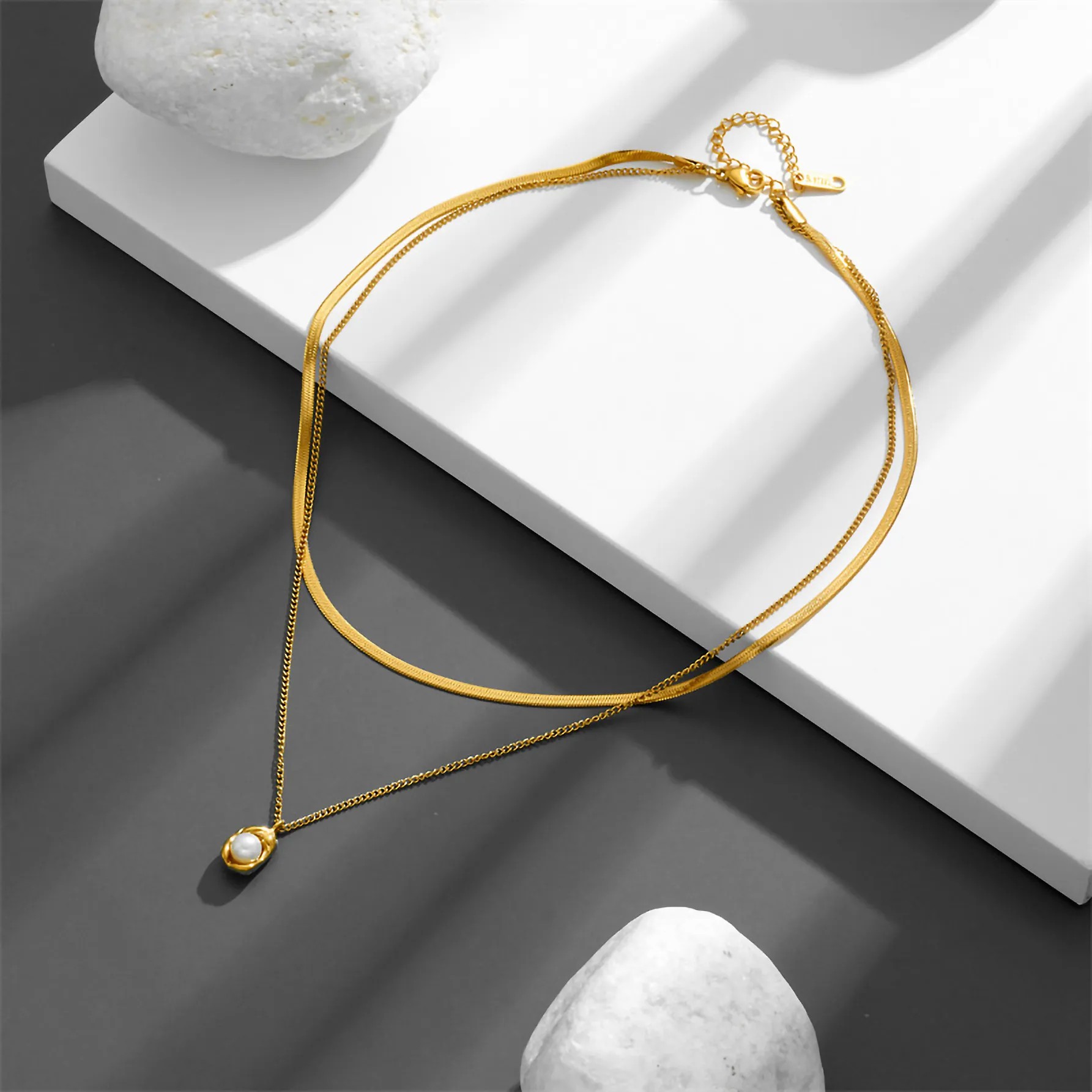 Vintage Style Titanium Steel Inlay Artificial Pearls 18K Gold Plated Layered Necklaces_colorza_3