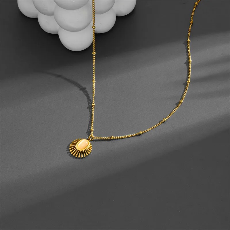 Casual Retro Round Titanium Steel Plating Inlay Malachite 18K Gold Plated Pendant Necklace_colorza_3