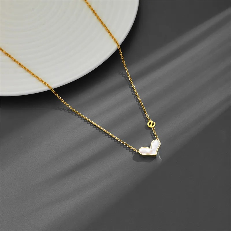 Casual Simple Style Letter Heart Shape Titanium Steel Plating Inlay Shell 18K Gold Plated Necklace_colorza_4