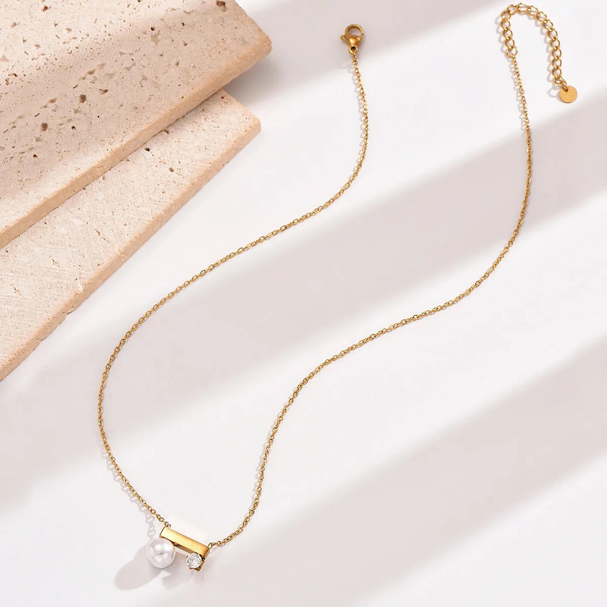 Classic Style Korean Style Geometric Stainless Steel Polishing Plating Inlay Artificial Pearls Rhinestones 14K Gold Plated Necklace_colorza_3