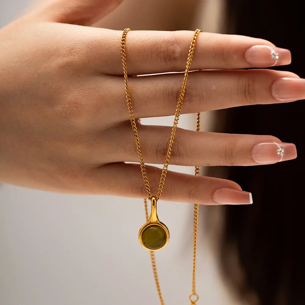 Classic Style Round Stainless Steel Plating Inlay Artificial Gemstones 18K Gold Plated Pendant Necklace_colorza_3