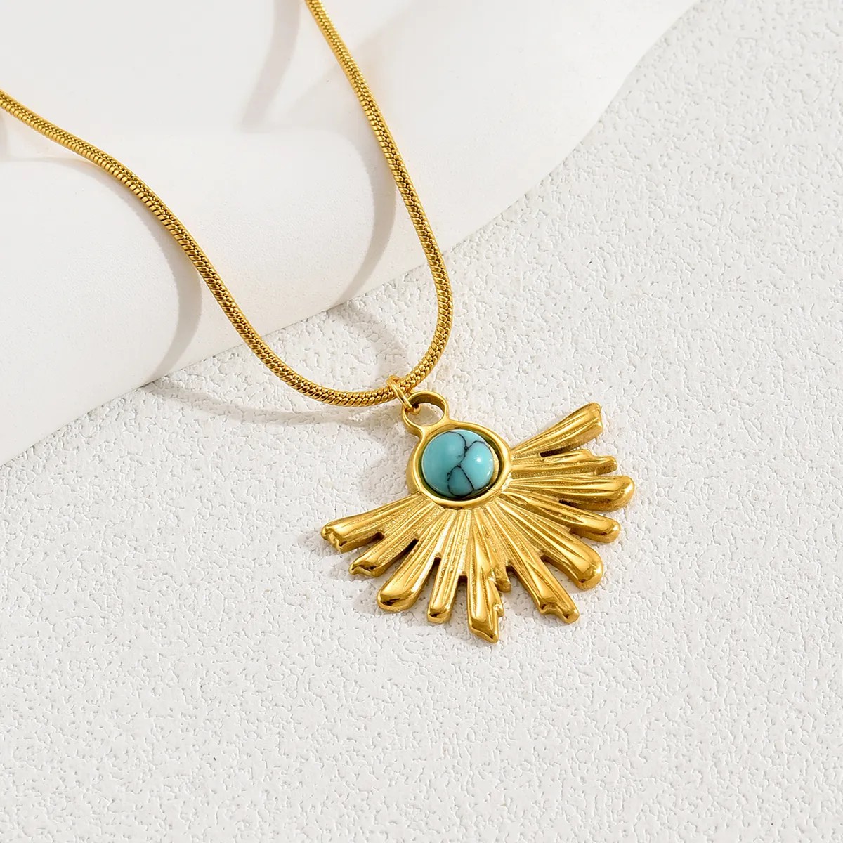 Retro Simple Style Wreath Stainless Steel Inlay Turquoise 18K Gold Plated Pendant Necklace_colorza_9