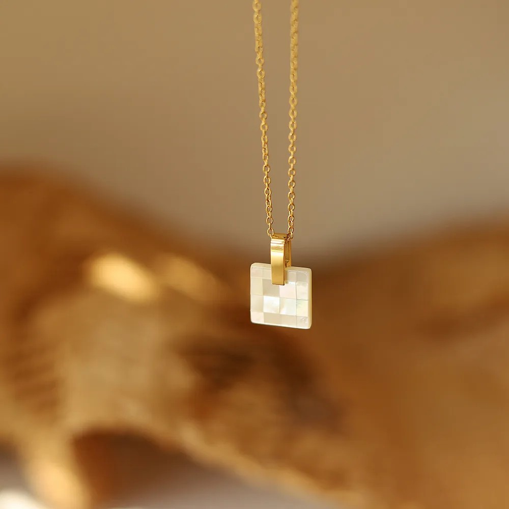 Casual Simple Style Square Stainless Steel Shell Plating Three-Dimensional 18K Gold Plated Pendant Necklace_colorza_2