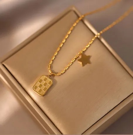 Elegant Round Titanium Steel Plating Gold Plated Pendant Necklace_colorza_1