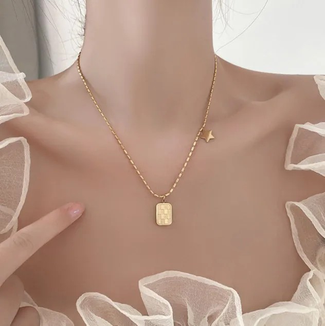 Elegant Round Titanium Steel Plating Gold Plated Pendant Necklace_colorza_4